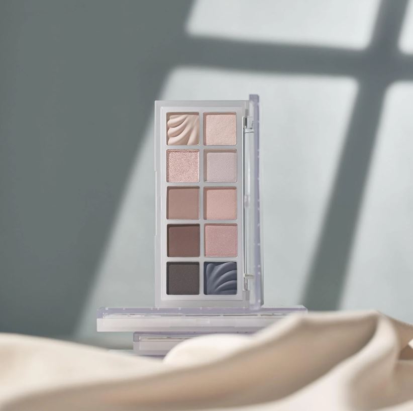 BETTER THAN PALETTE [#13 ODD BREEZE GARDEN] 8.3g