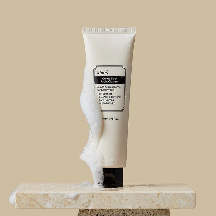 GENTLE BLACK FACIAL CLEANSER [140ml]