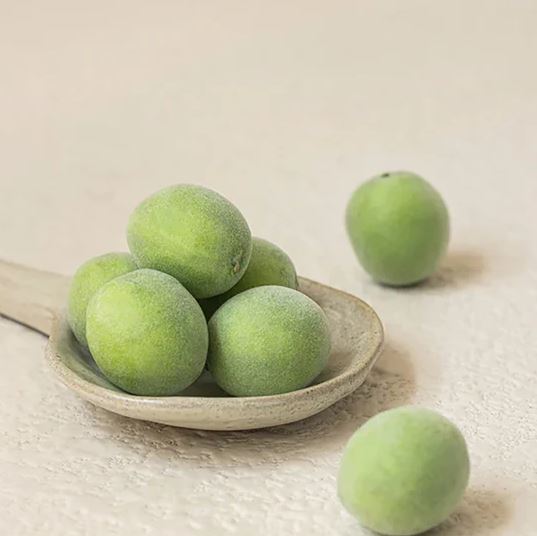 GREEN PLUM REFRESHING TONER: AHA + BHA [150ml]