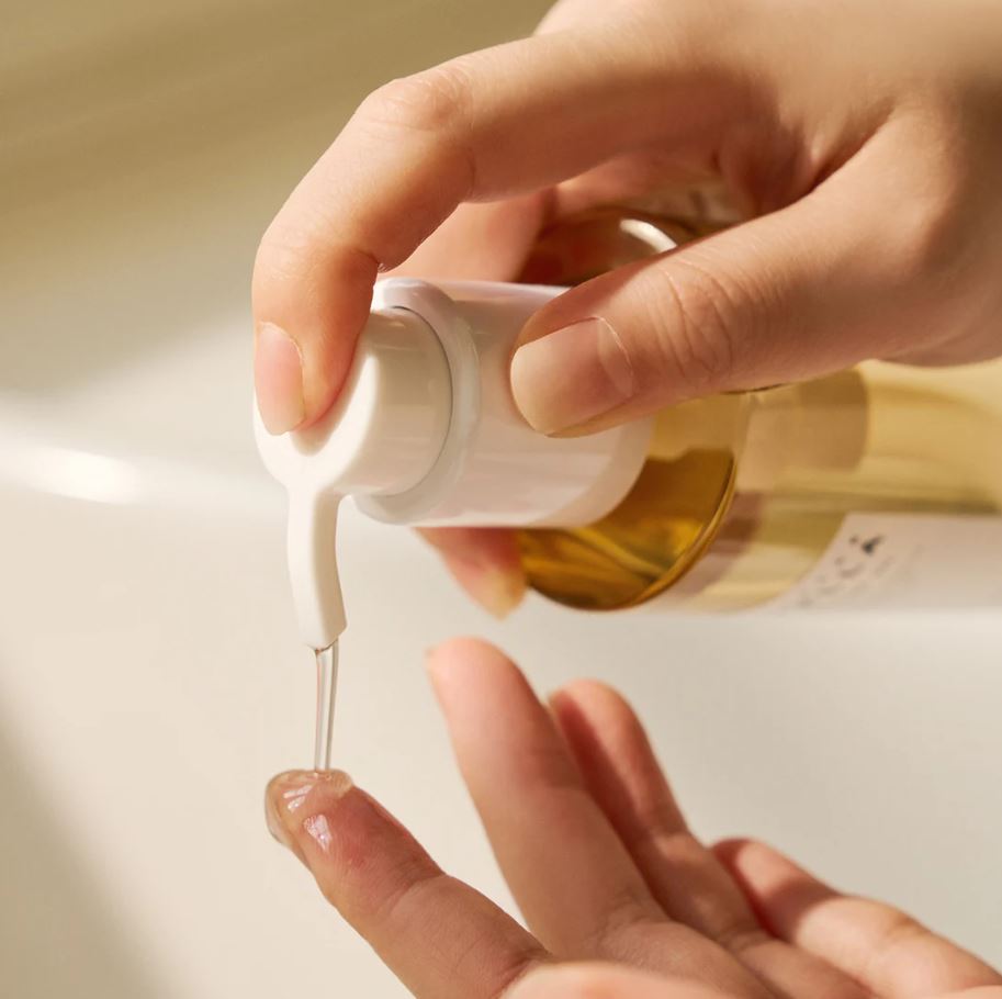 MADAGASCAR CENTELLA LIGHT CLEANSING OIL [200ml]