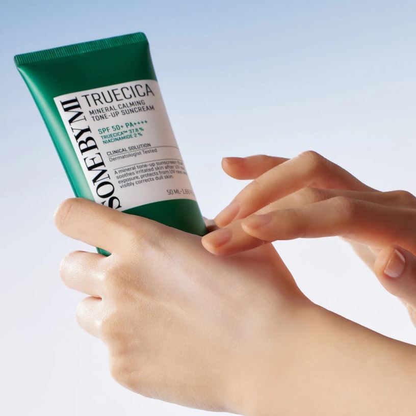 TRUECICA MINERAL CALMING TONE-UP SUNCREAM SPF50+ BROAD SPECTRUM [50ml]